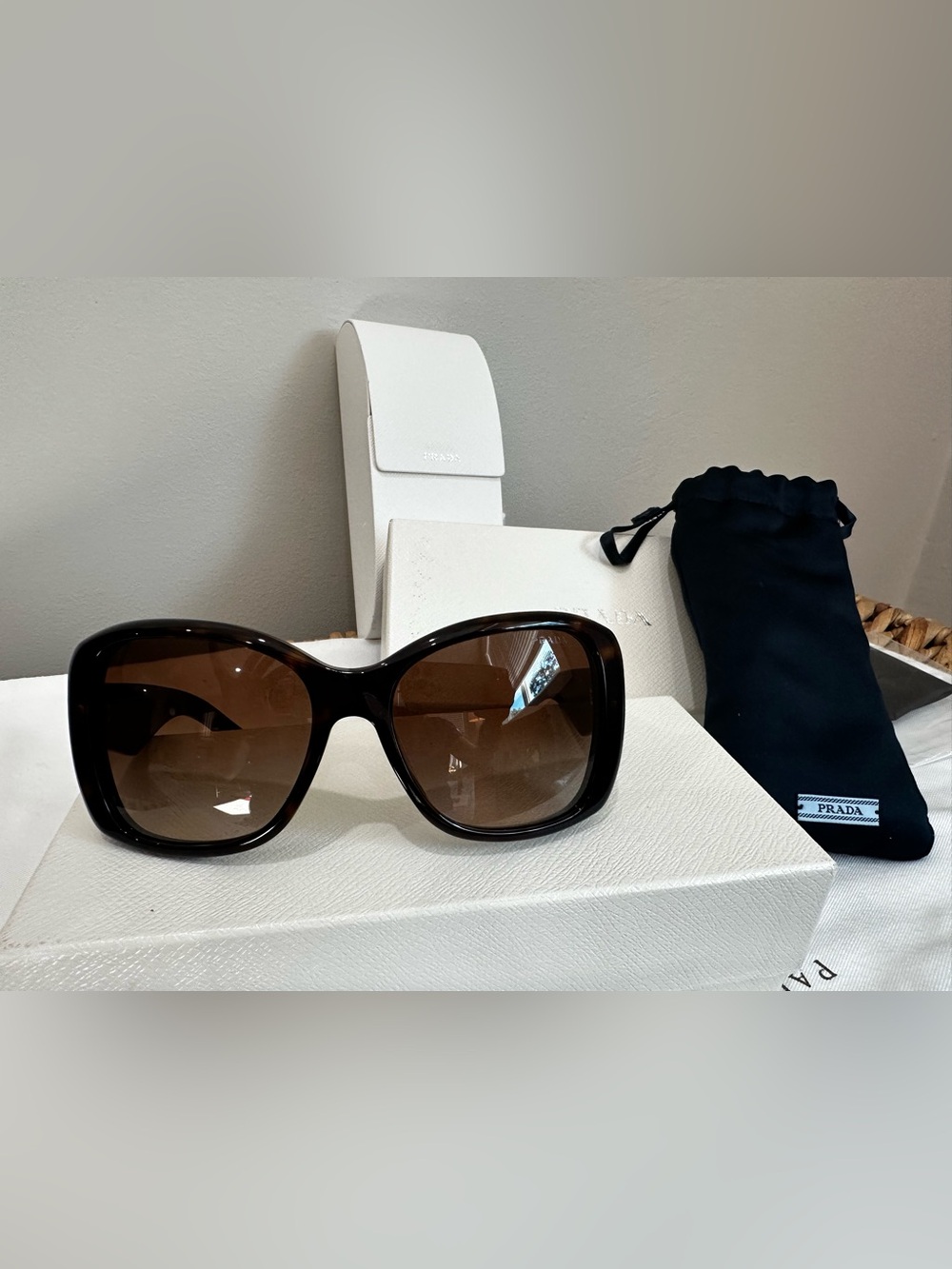 AUTHENTIC PRADA HERITAGE POLARIZED SUNGLASSES. HAVANA BROWN. WORN ONCE!! - Picture 3 of 15